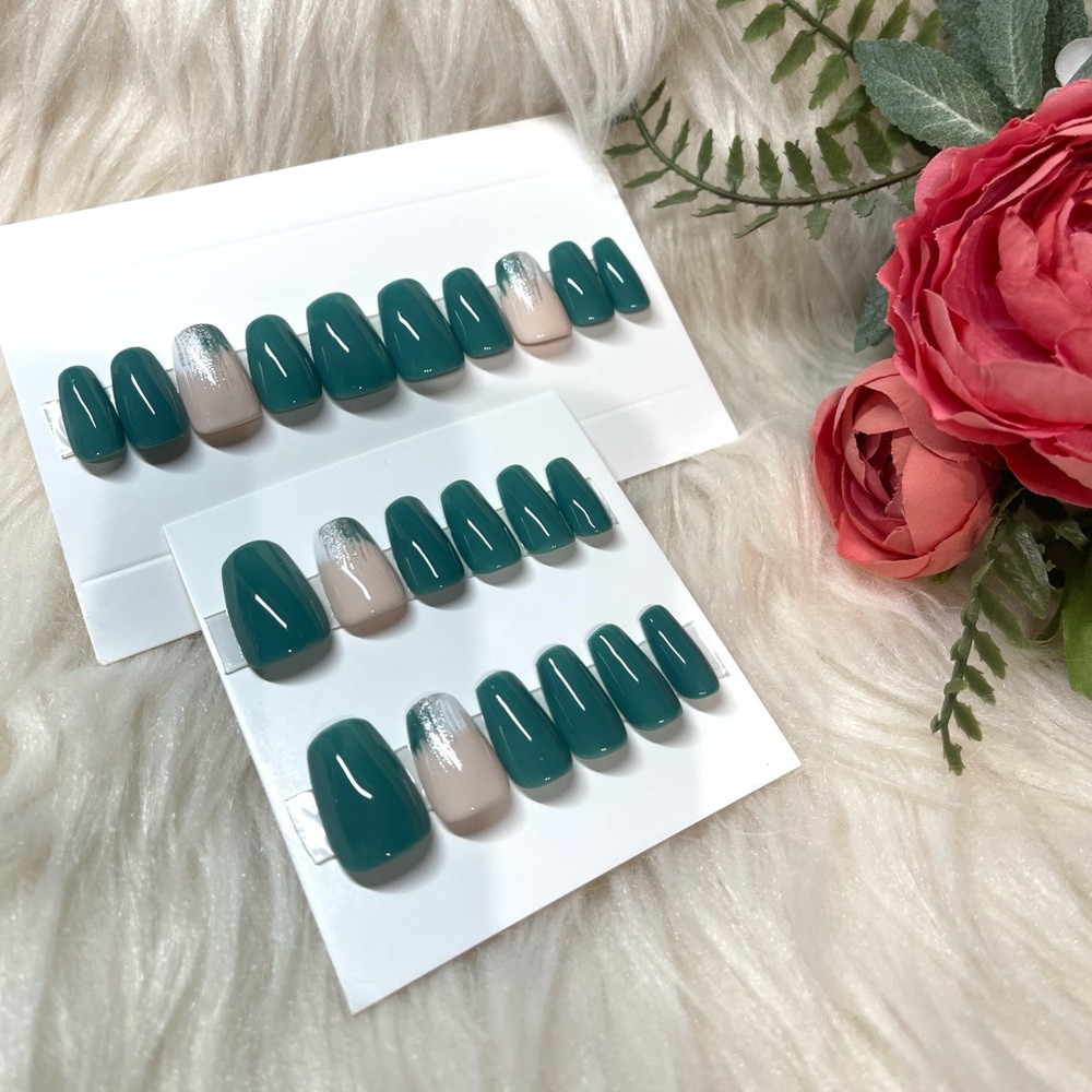 SALE!!!🚨🚨🚨Handmade press on nails. Short coffin, 20 nails - 11 sizes 0-10